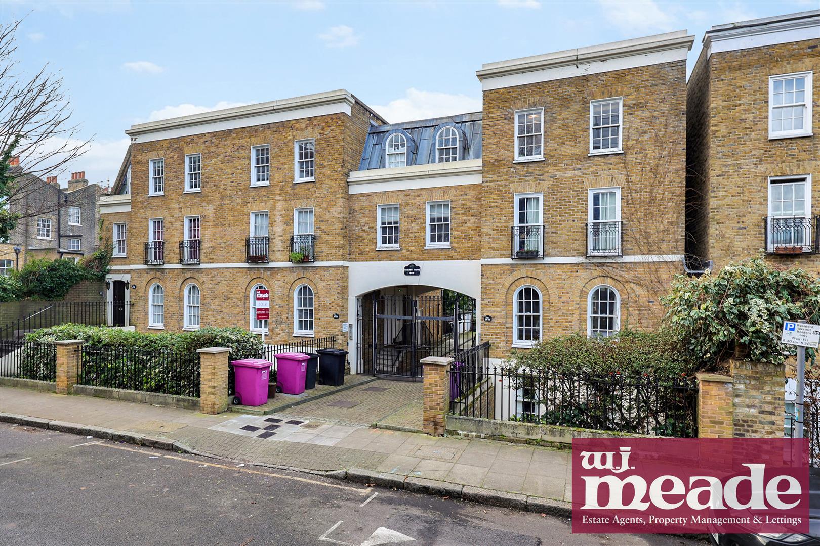 2 bed property in Coborn Mews, Bow